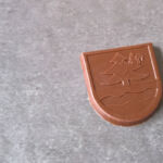 Emblem in chocolate Emblem in chocolate